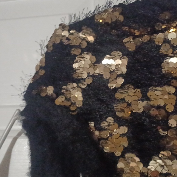 Sateen black gold sweater sequins super soft and fuzzy small medium holiday - Picture 5 of 6